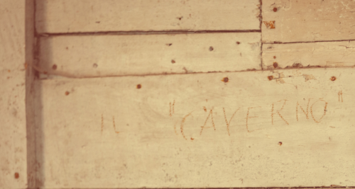 Letture in cortile | Rifugio di Cava Daniele
